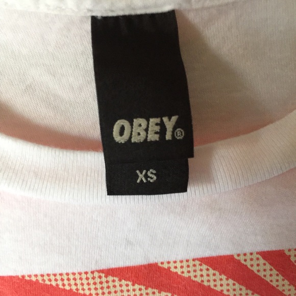 ✨Limited edition✨ Obey graphic tee shirt - Picture 4 of 5